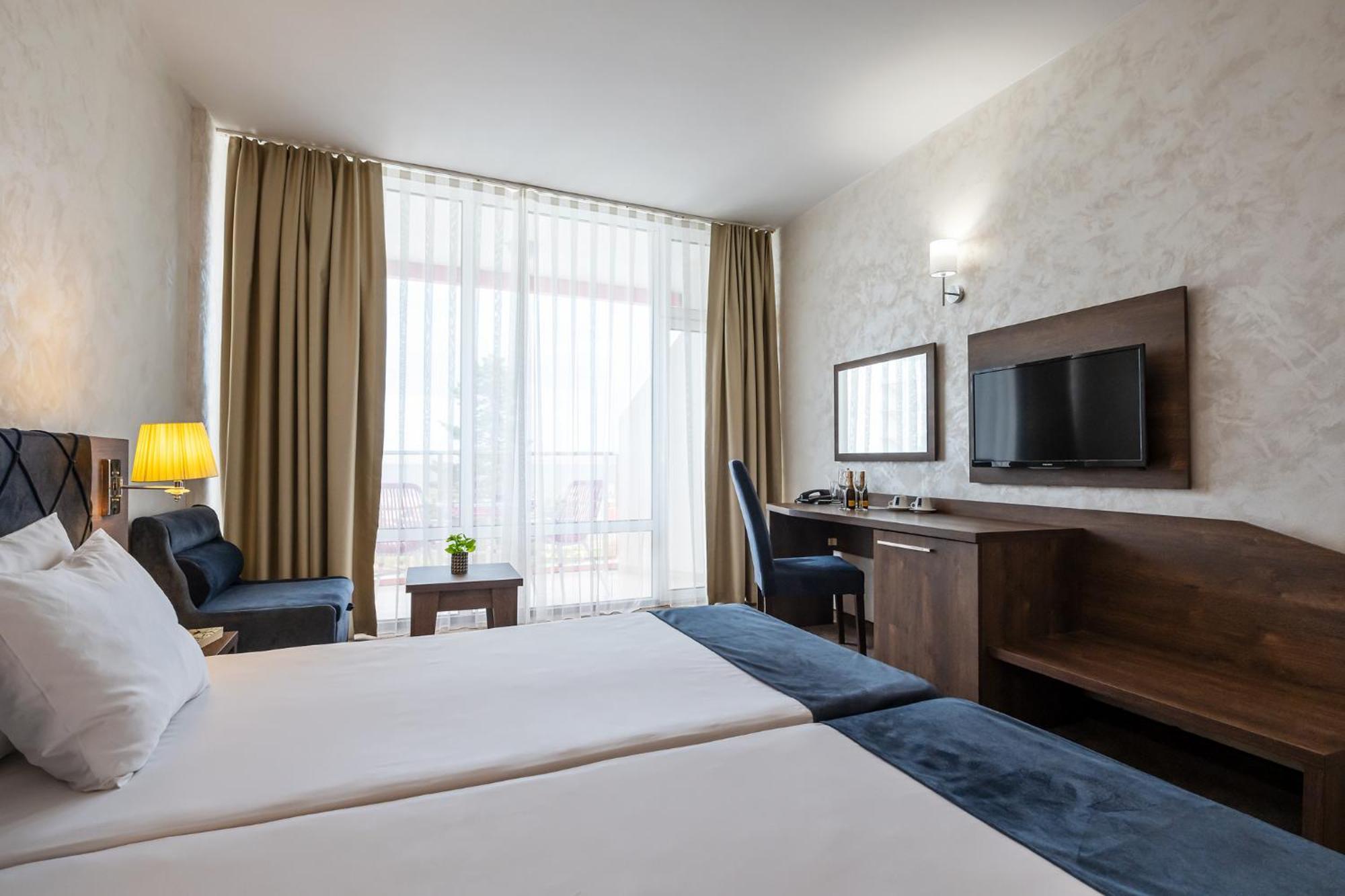 Flamingo Beach Hotel Солнечный берег Экстерьер фото